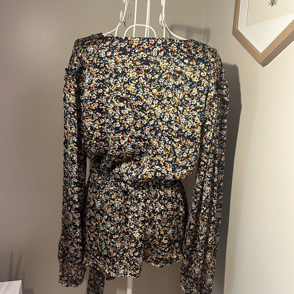 Caralyn mirand THE DROP floral wrap top XL - Picture 5 of 5